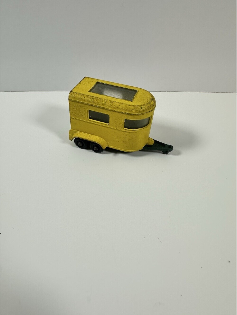 MATCHBOX DIECAST VEHICLE NO. 43 PONY TRAILER YELLOW LESNEY ENGLAND 1/64